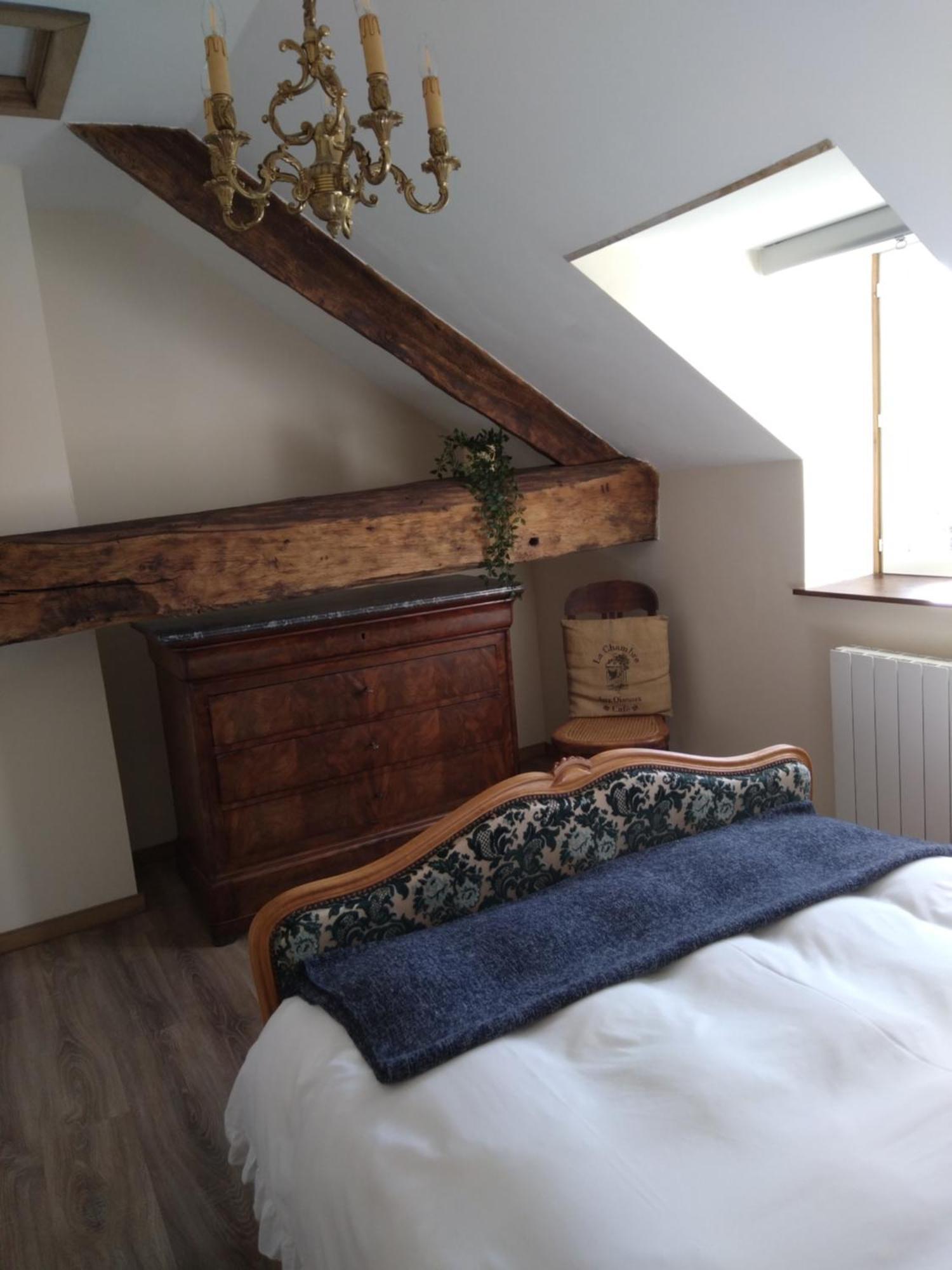 La Grange Gites Saint-Calais-du-Desert Chambre photo